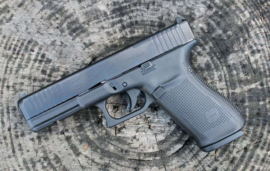 폴리머 총기의 등장, 금속 시대가 끝나가고 있는가